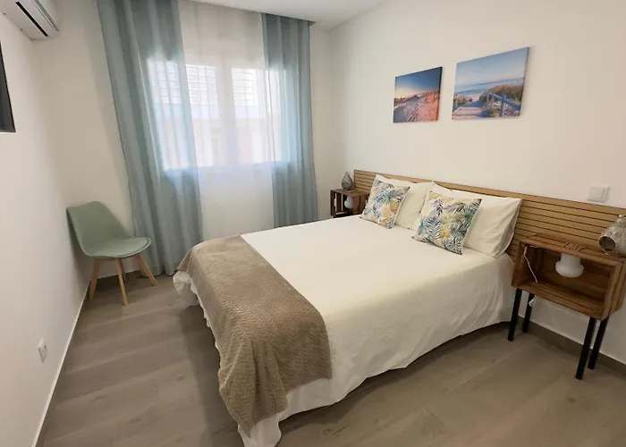 Cristal House 250 Meters From Monte Gordo Beach