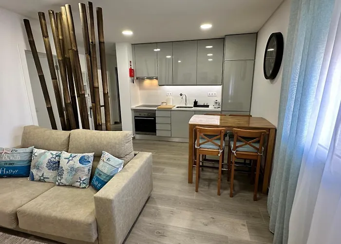 Cristal House 250 Meters From Monte Gordo Beach